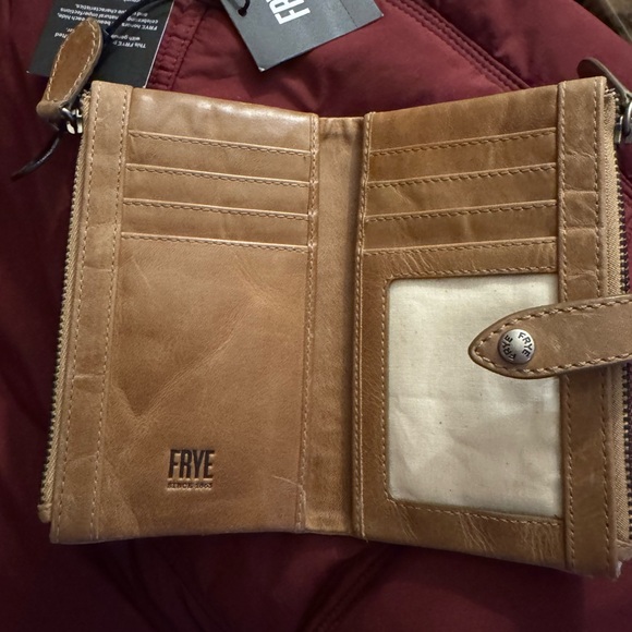 NWT Frye Leather Women's Wallet - Picture 9 of 10